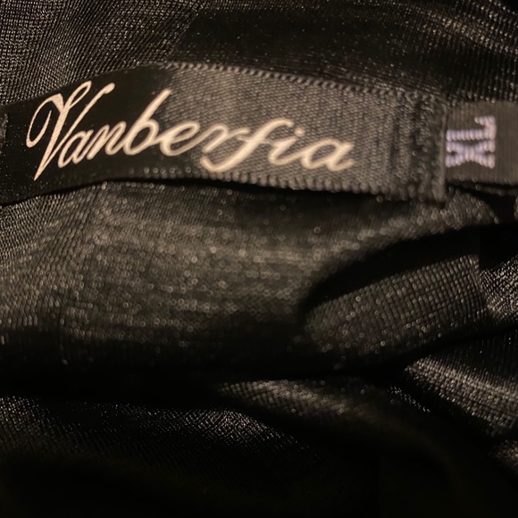 Dress - Picture 4 of 4